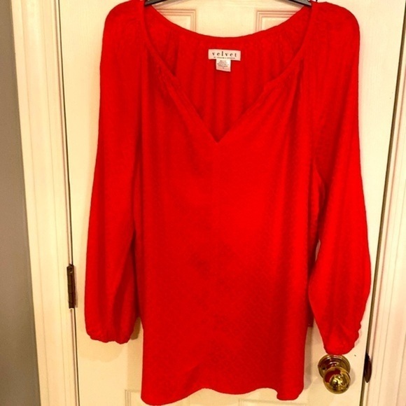 Velvet by Graham & Spencer Tops - NWOT Beautiful red Velvet top size large ❤️​
